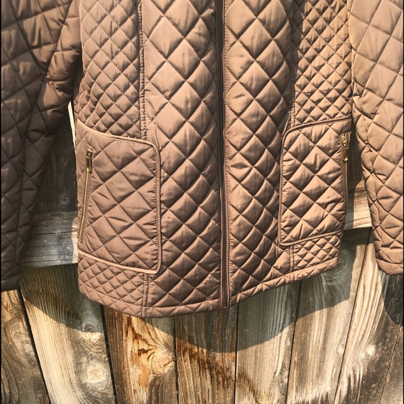 This Fitted Like New Puff Jacket - Picture 4 of 7